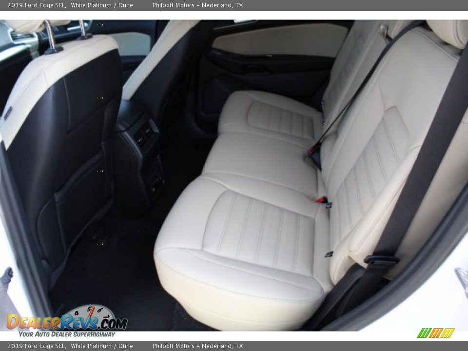 2019 Ford Edge SEL White Platinum / Dune Photo #18