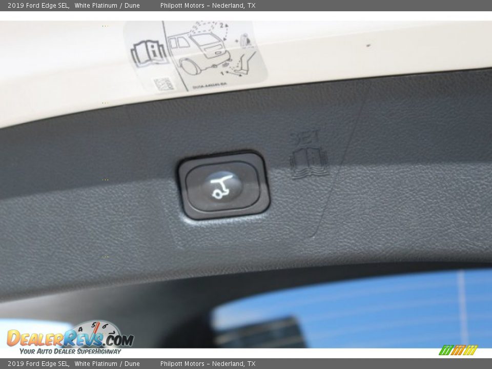 2019 Ford Edge SEL White Platinum / Dune Photo #22