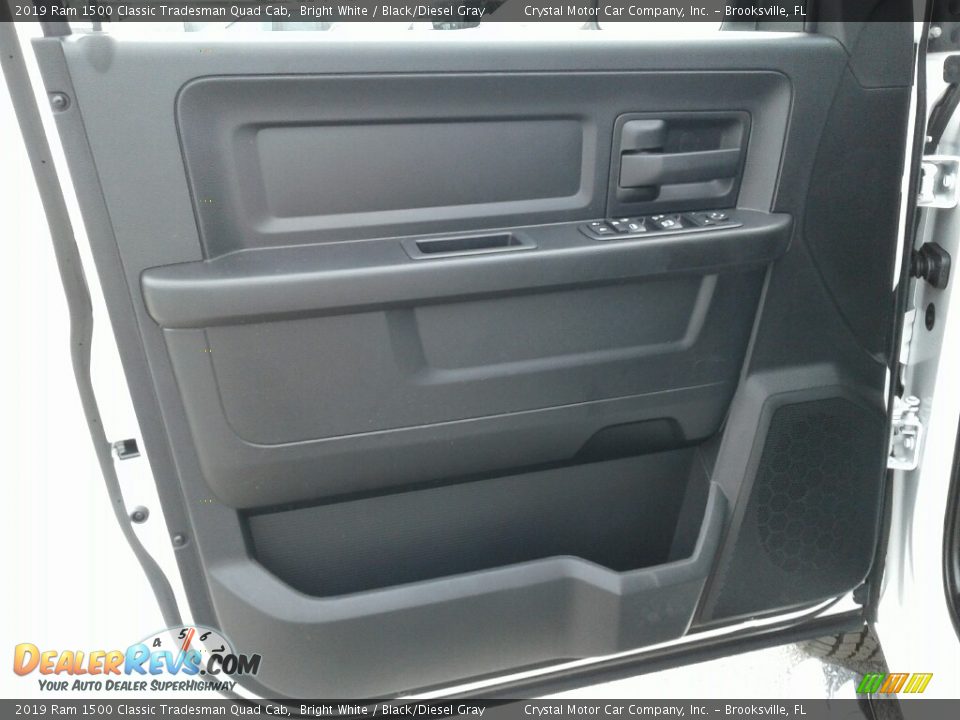 2019 Ram 1500 Classic Tradesman Quad Cab Bright White / Black/Diesel Gray Photo #17