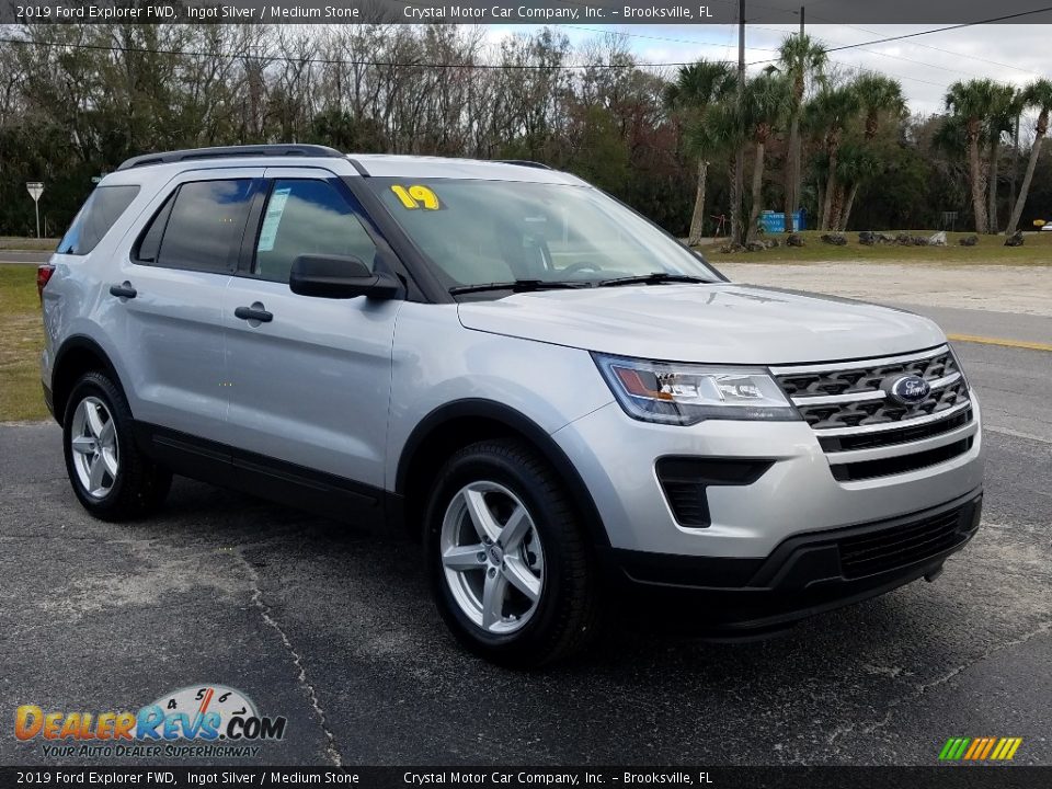 Front 3/4 View of 2019 Ford Explorer FWD Photo #7