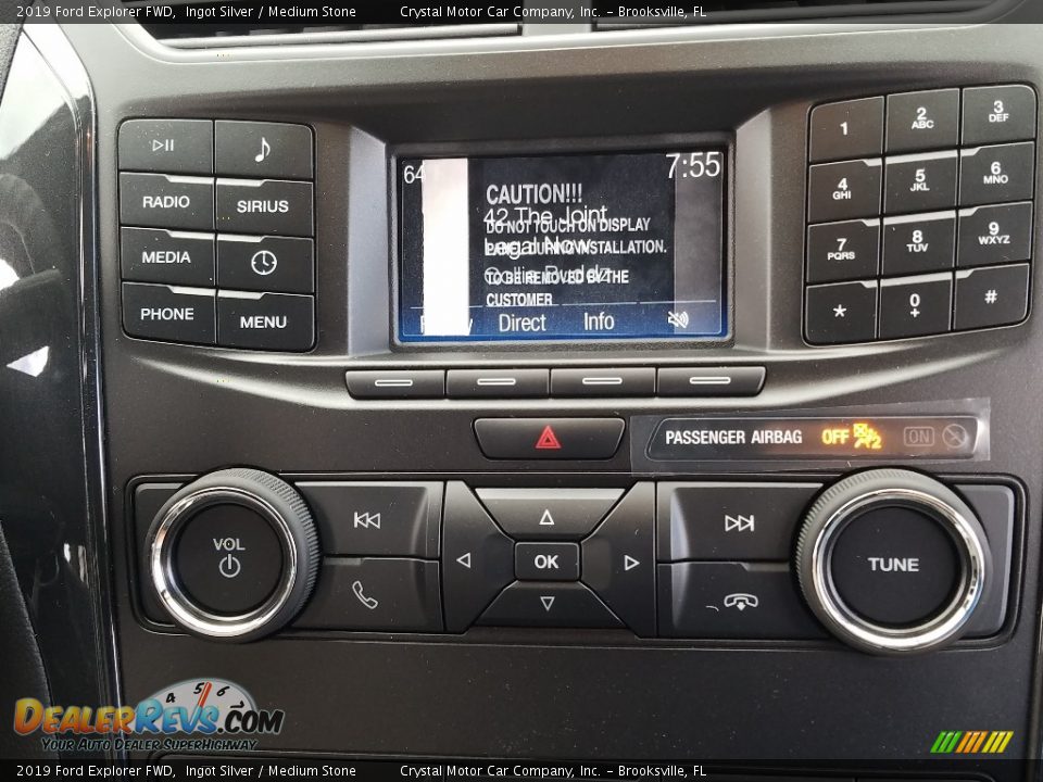 Controls of 2019 Ford Explorer FWD Photo #16