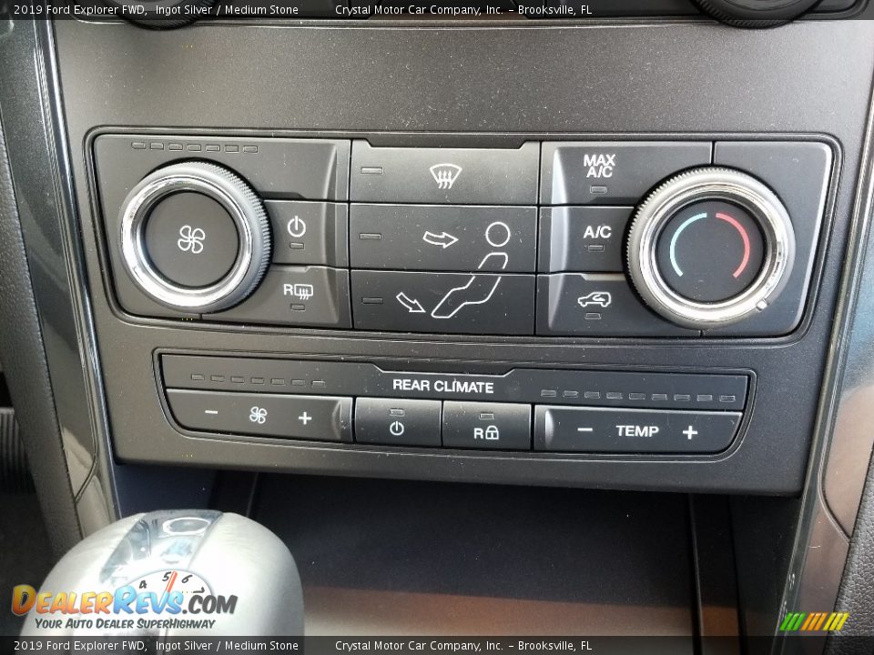 Controls of 2019 Ford Explorer FWD Photo #17