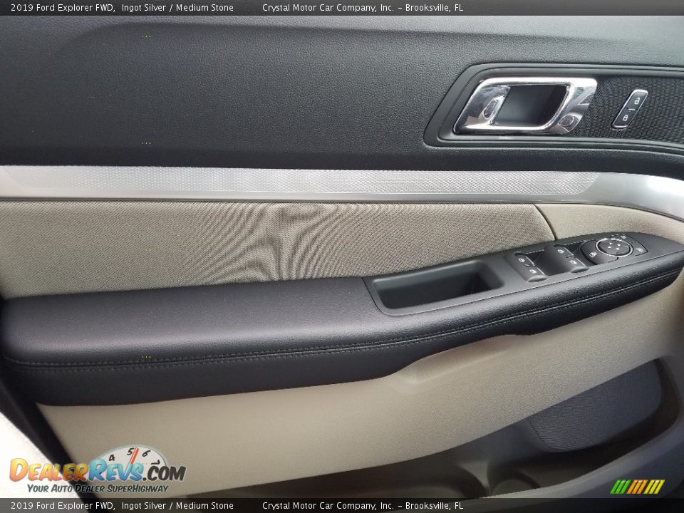 Door Panel of 2019 Ford Explorer FWD Photo #18