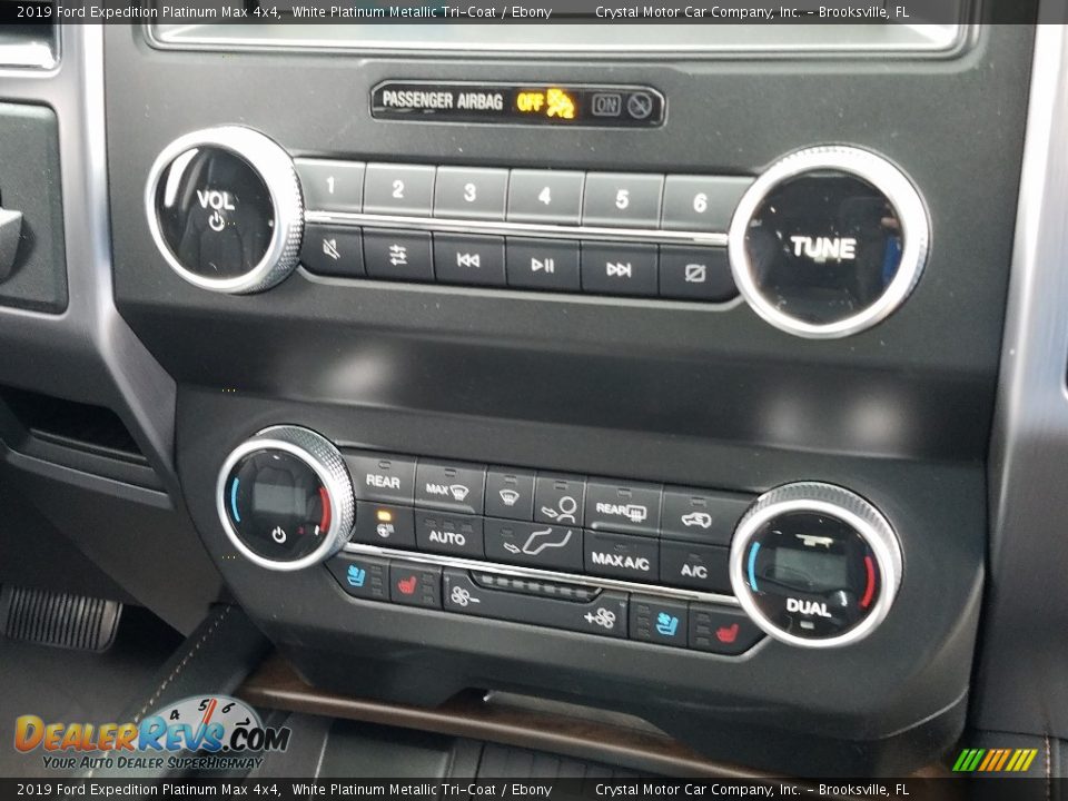 Controls of 2019 Ford Expedition Platinum Max 4x4 Photo #18