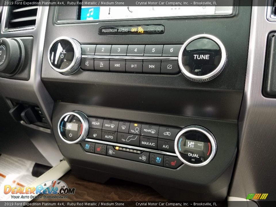 Controls of 2019 Ford Expedition Platinum 4x4 Photo #17