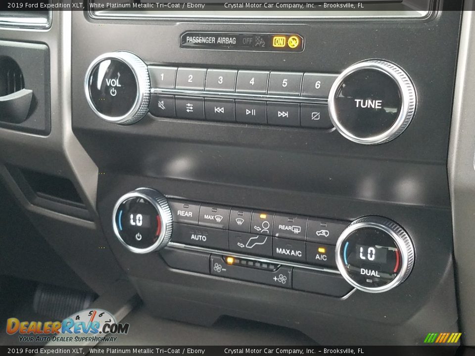 2019 Ford Expedition XLT White Platinum Metallic Tri-Coat / Ebony Photo #17