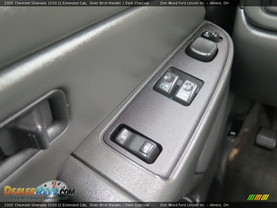 2005 Chevrolet Silverado 1500 LS Extended Cab Silver Birch Metallic / Dark Charcoal Photo #25