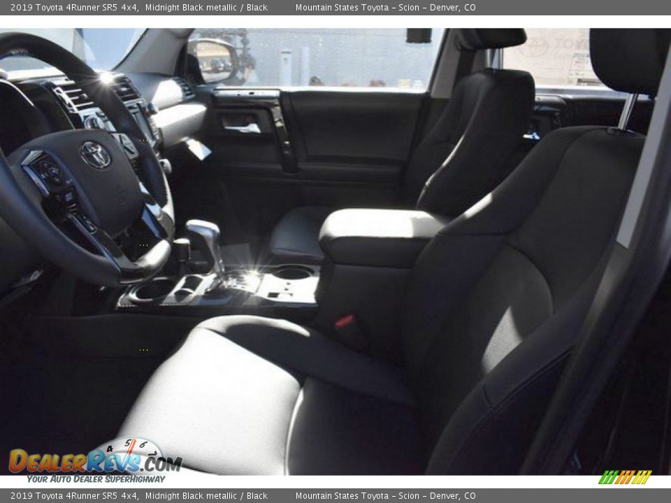 2019 Toyota 4Runner SR5 4x4 Midnight Black metallic / Black Photo #6