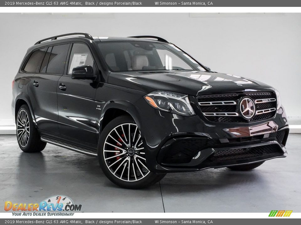 Front 3/4 View of 2019 Mercedes-Benz GLS 63 AMG 4Matic Photo #12