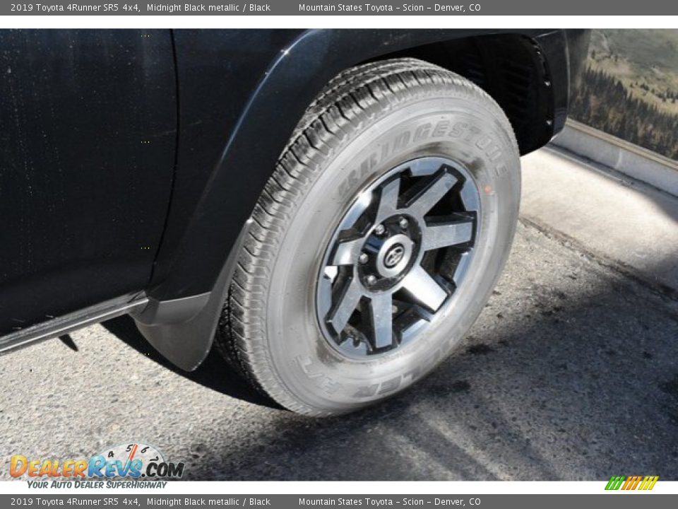 2019 Toyota 4Runner SR5 4x4 Midnight Black metallic / Black Photo #35