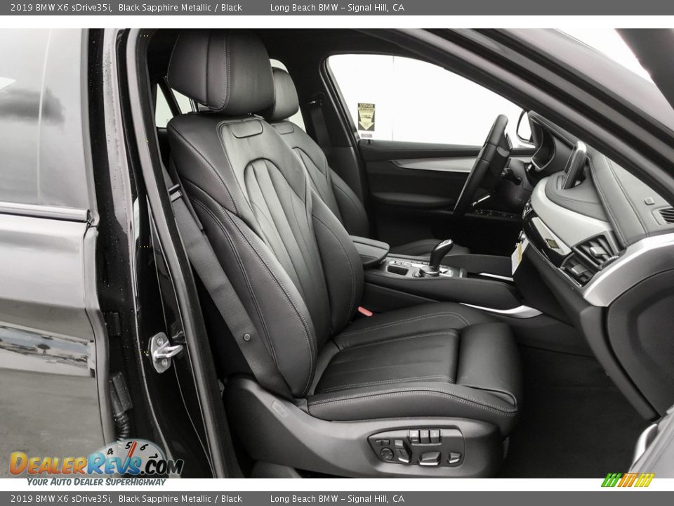 Front Seat of 2019 BMW X6 sDrive35i Photo #5