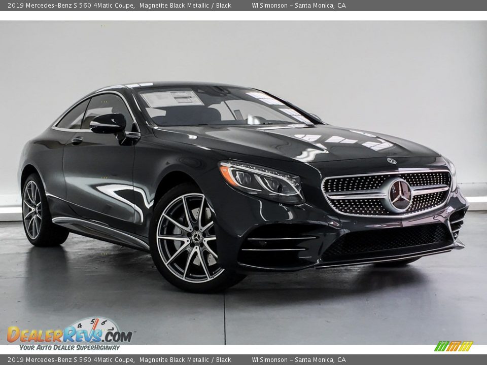 Front 3/4 View of 2019 Mercedes-Benz S 560 4Matic Coupe Photo #12