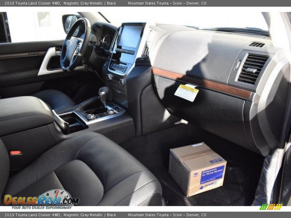 2019 Toyota Land Cruiser 4WD Magnetic Gray Metallic / Black Photo #11