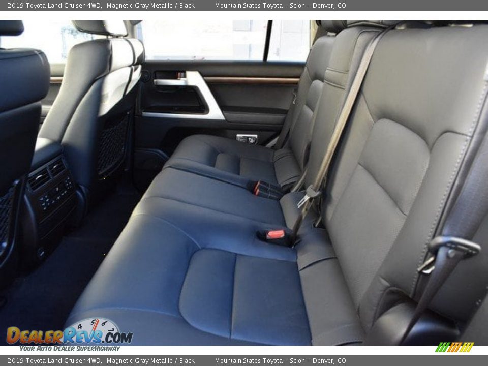 2019 Toyota Land Cruiser 4WD Magnetic Gray Metallic / Black Photo #15