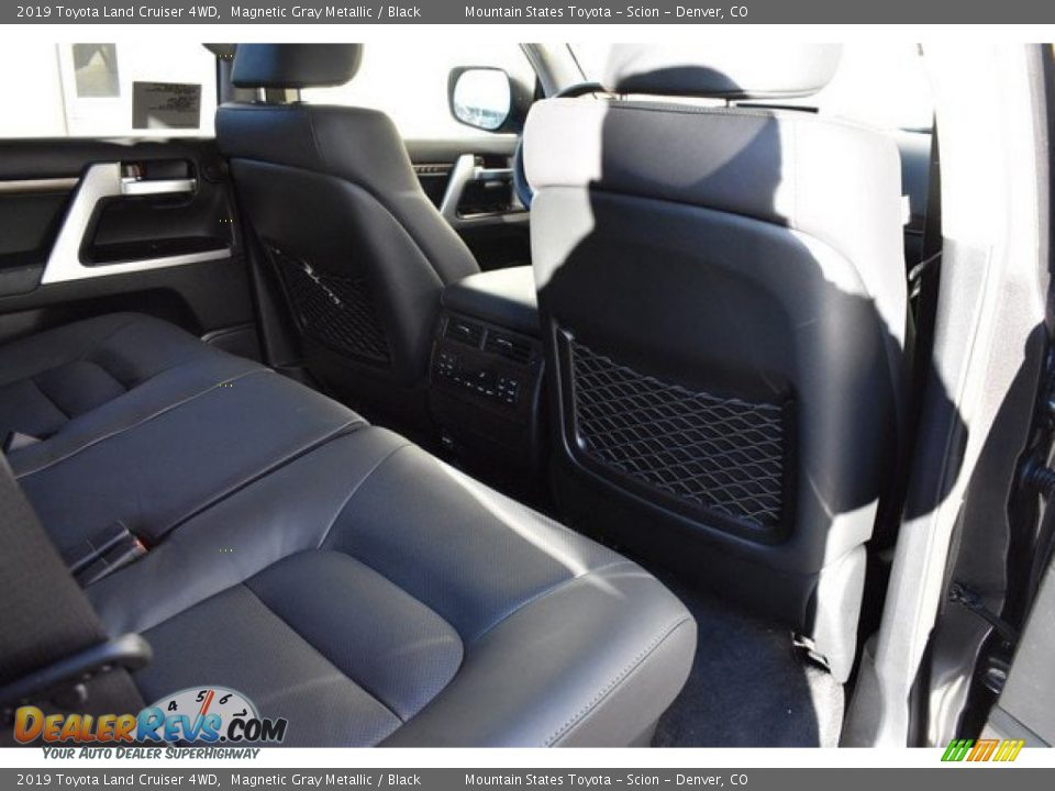 2019 Toyota Land Cruiser 4WD Magnetic Gray Metallic / Black Photo #18
