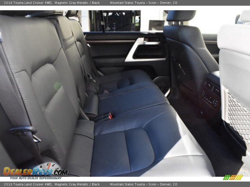 2019 Toyota Land Cruiser 4WD Magnetic Gray Metallic / Black Photo #19