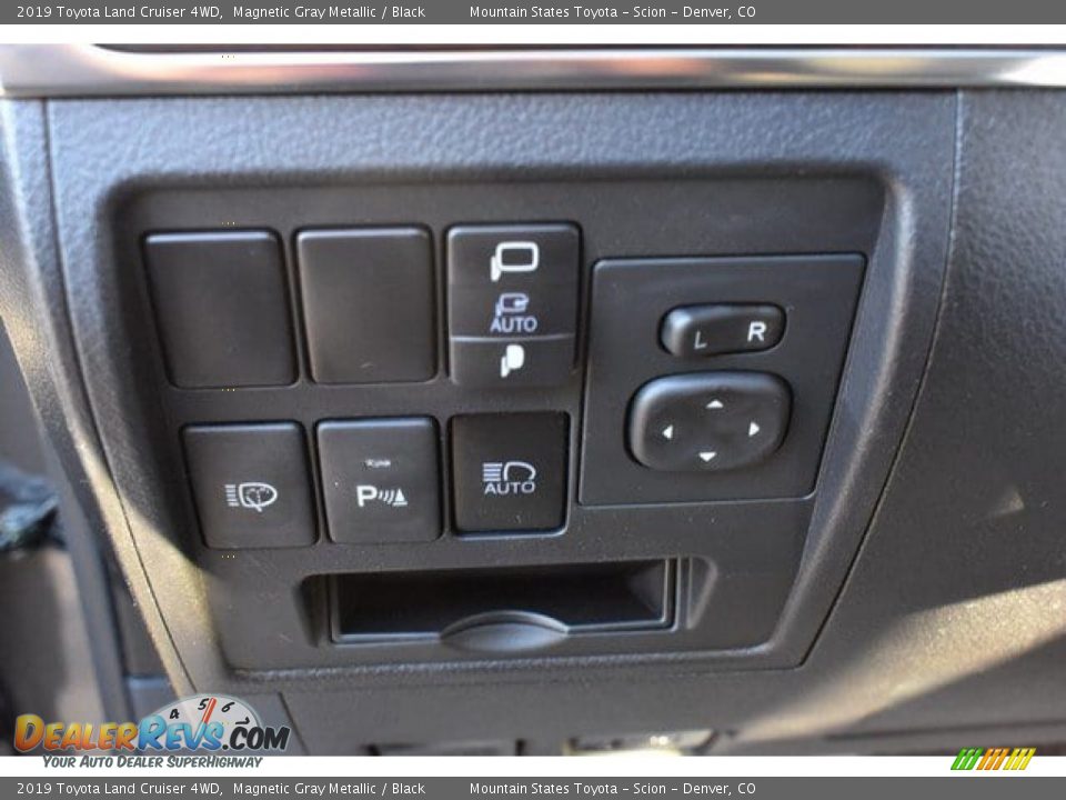 2019 Toyota Land Cruiser 4WD Magnetic Gray Metallic / Black Photo #29