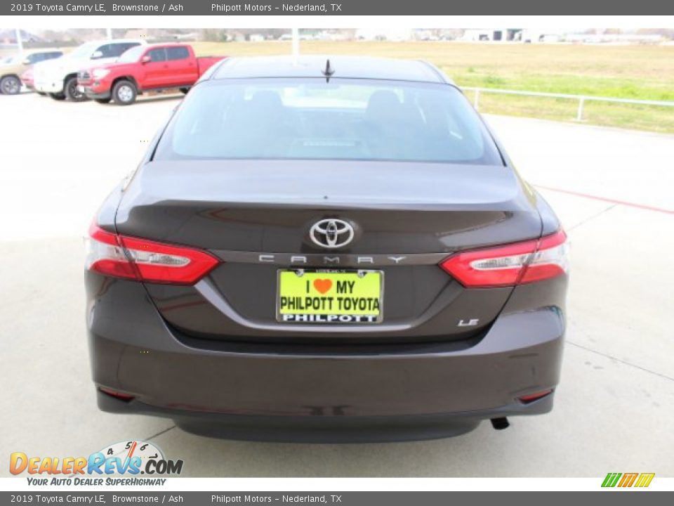 2019 Toyota Camry LE Brownstone / Ash Photo #8