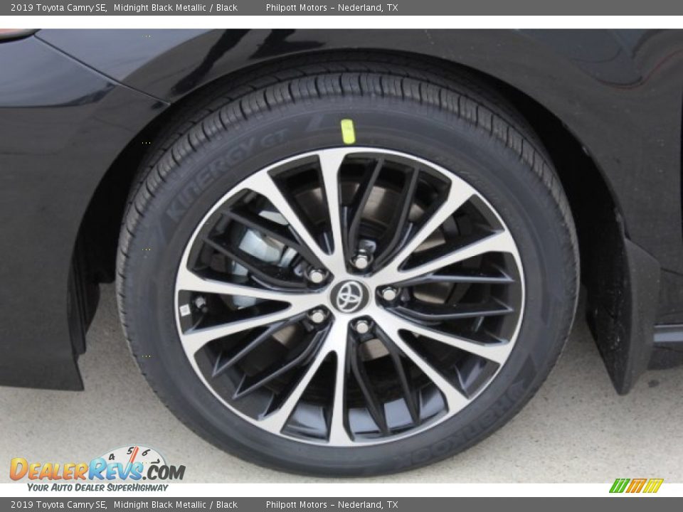 2019 Toyota Camry SE Wheel Photo #5