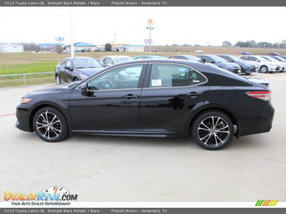 Midnight Black Metallic 2019 Toyota Camry SE Photo #6