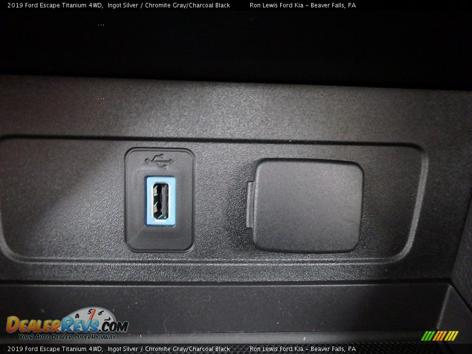 2019 Ford Escape Titanium 4WD Ingot Silver / Chromite Gray/Charcoal Black Photo #18
