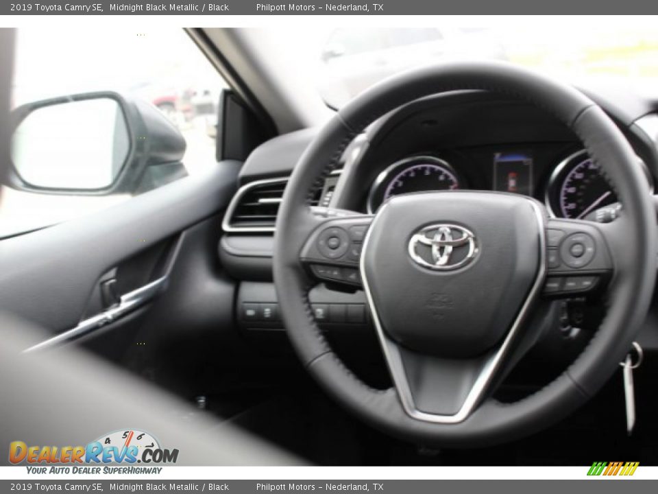 2019 Toyota Camry SE Steering Wheel Photo #21