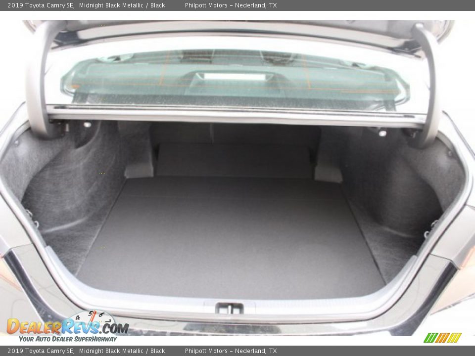 2019 Toyota Camry SE Trunk Photo #22