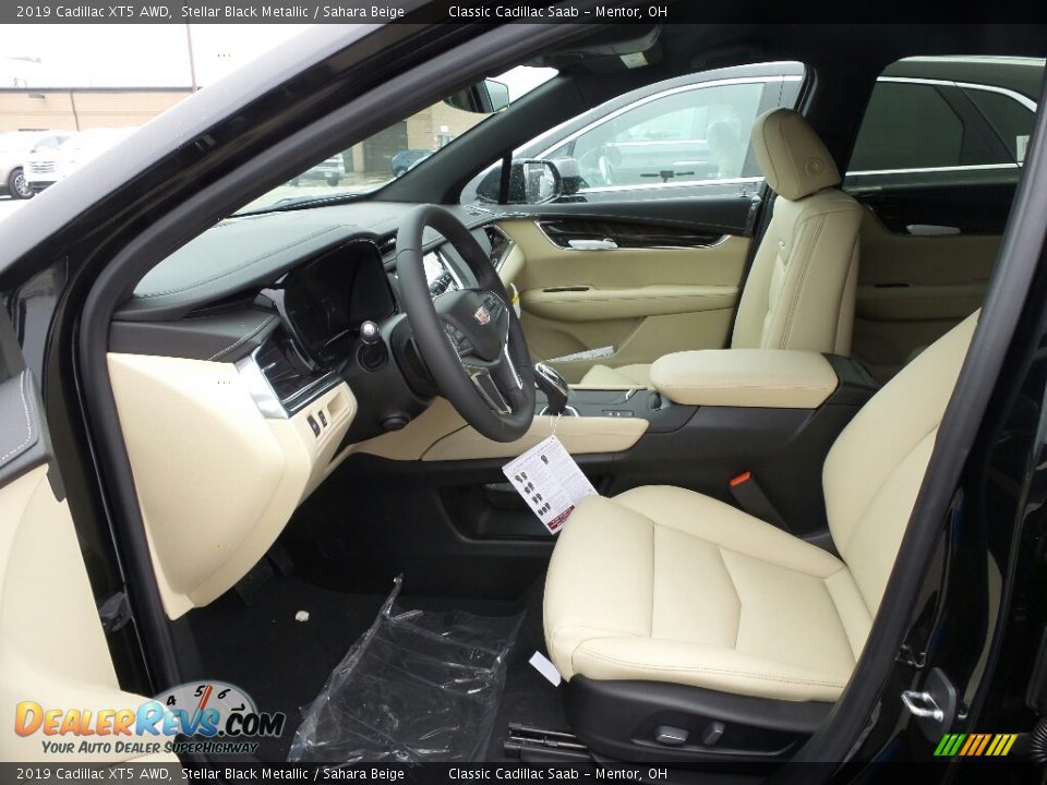 2019 Cadillac XT5 AWD Stellar Black Metallic / Sahara Beige Photo #3