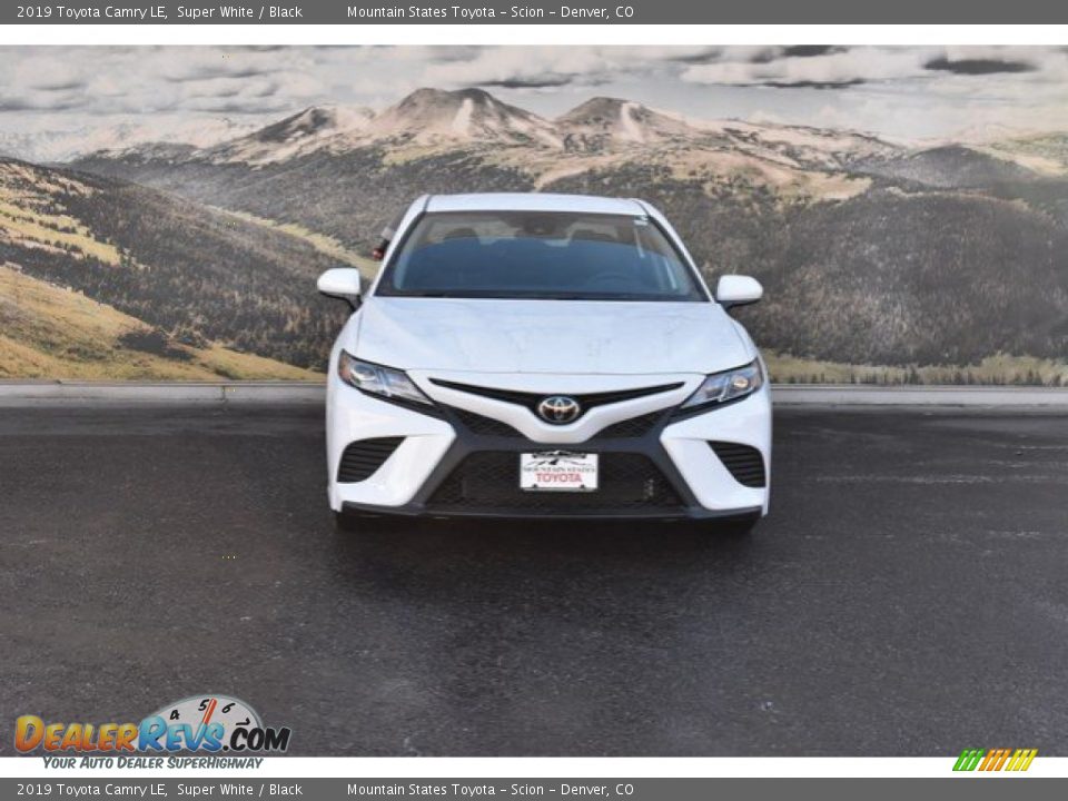 2019 Toyota Camry LE Super White / Black Photo #2