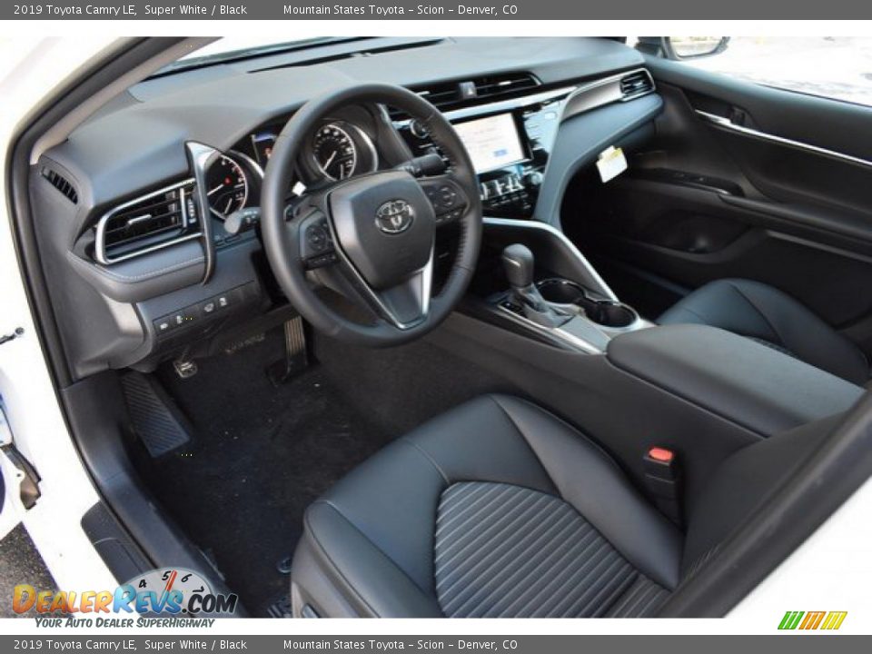 2019 Toyota Camry LE Super White / Black Photo #5