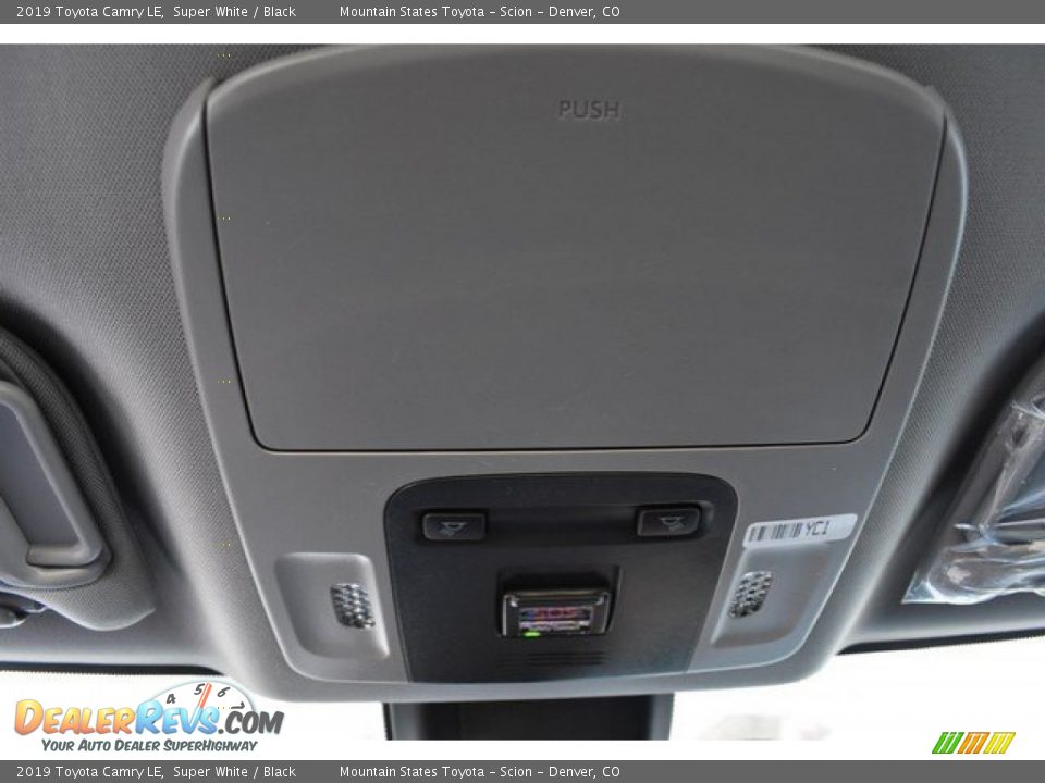 2019 Toyota Camry LE Super White / Black Photo #9
