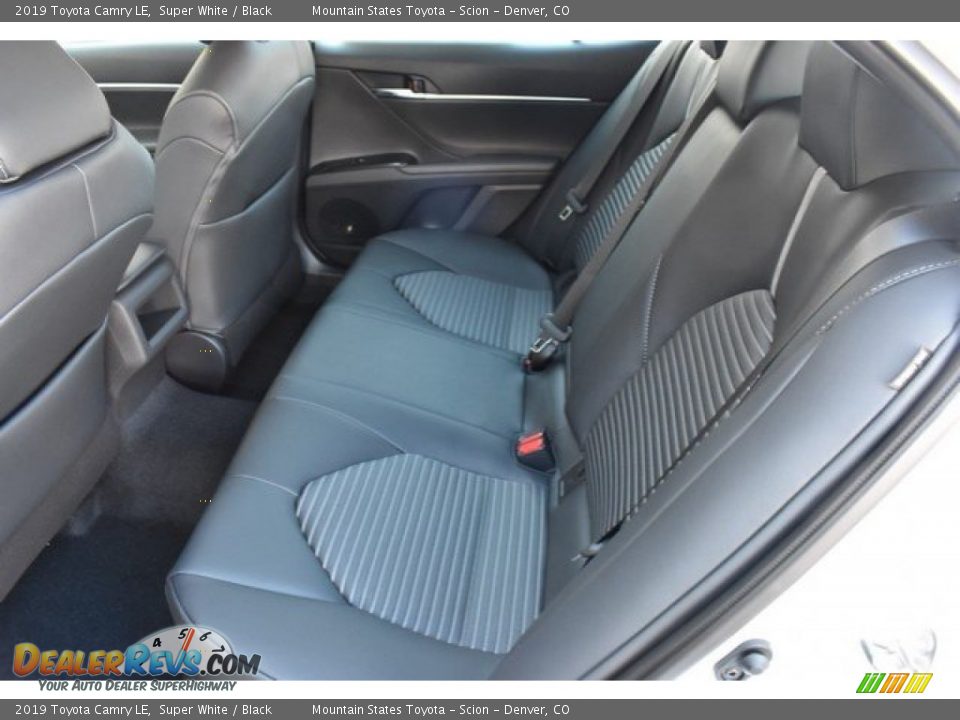 2019 Toyota Camry LE Super White / Black Photo #15