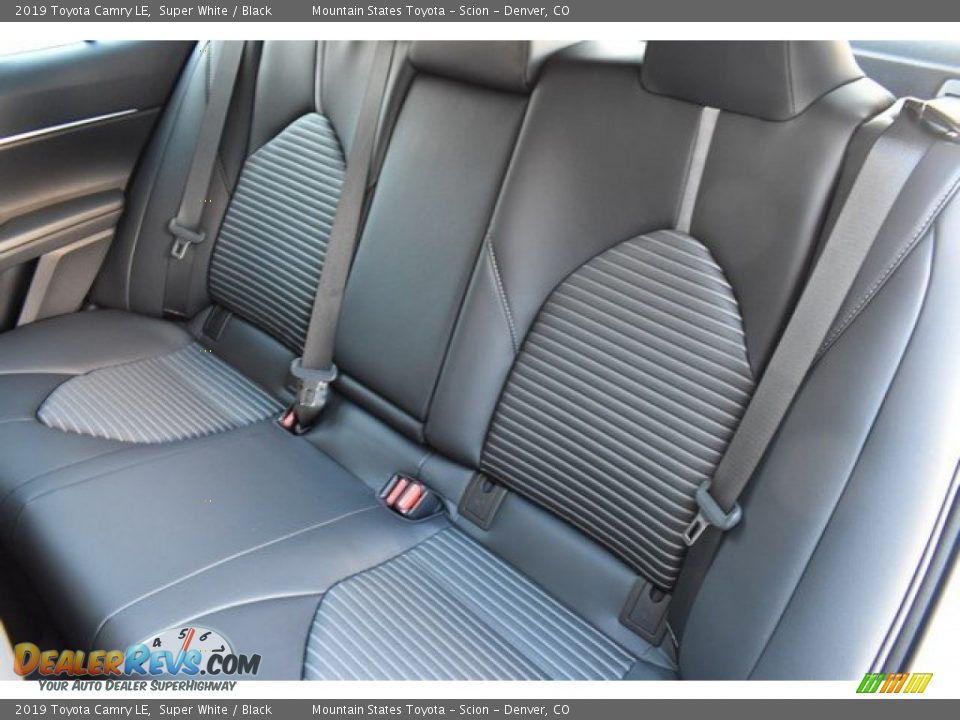 2019 Toyota Camry LE Super White / Black Photo #16