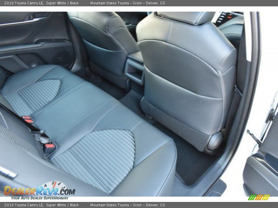 2019 Toyota Camry LE Super White / Black Photo #17