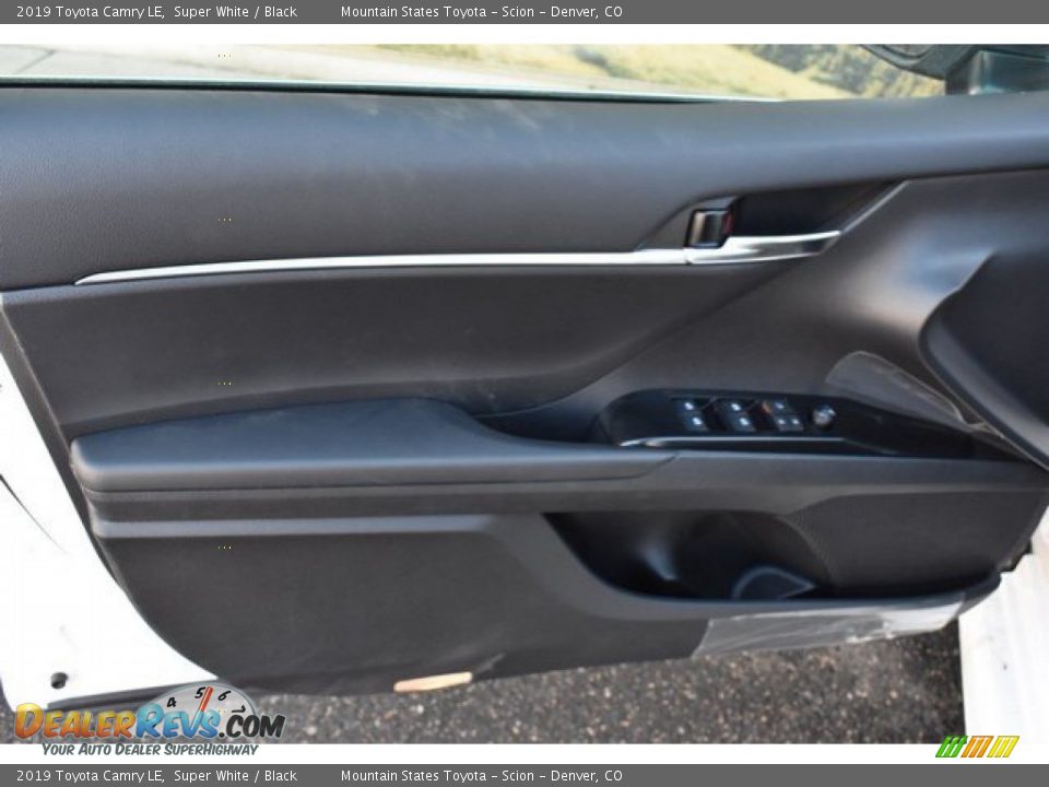2019 Toyota Camry LE Super White / Black Photo #20