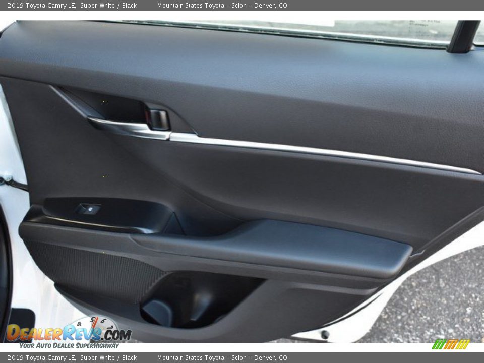 2019 Toyota Camry LE Super White / Black Photo #23