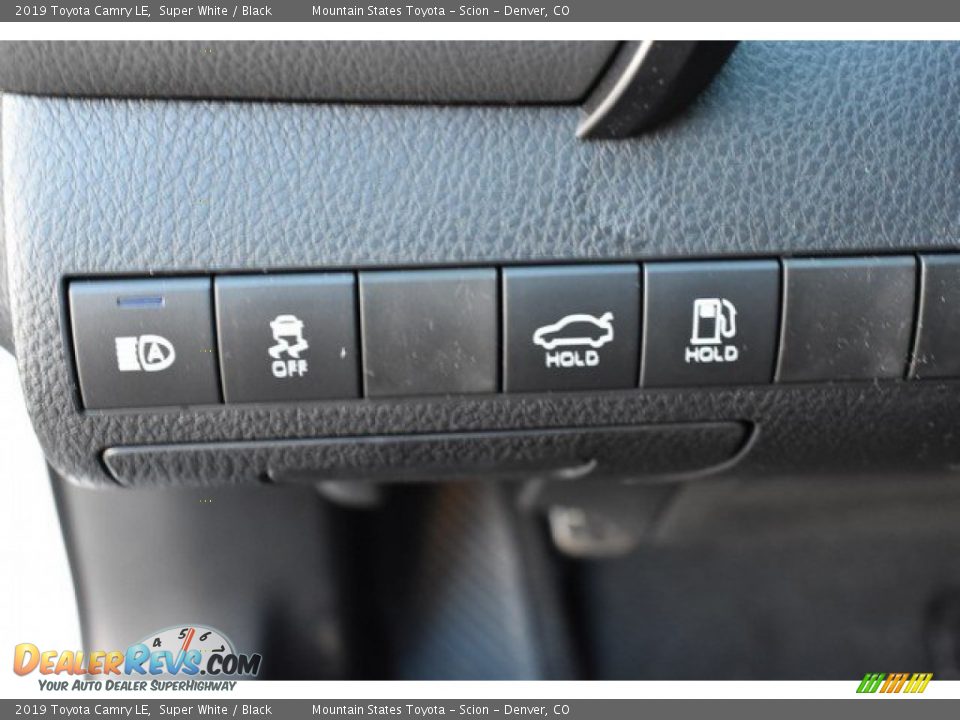 2019 Toyota Camry LE Super White / Black Photo #25