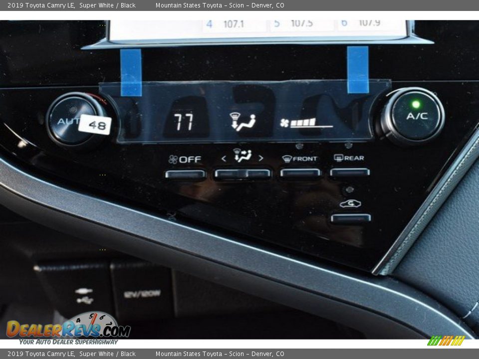 2019 Toyota Camry LE Super White / Black Photo #29