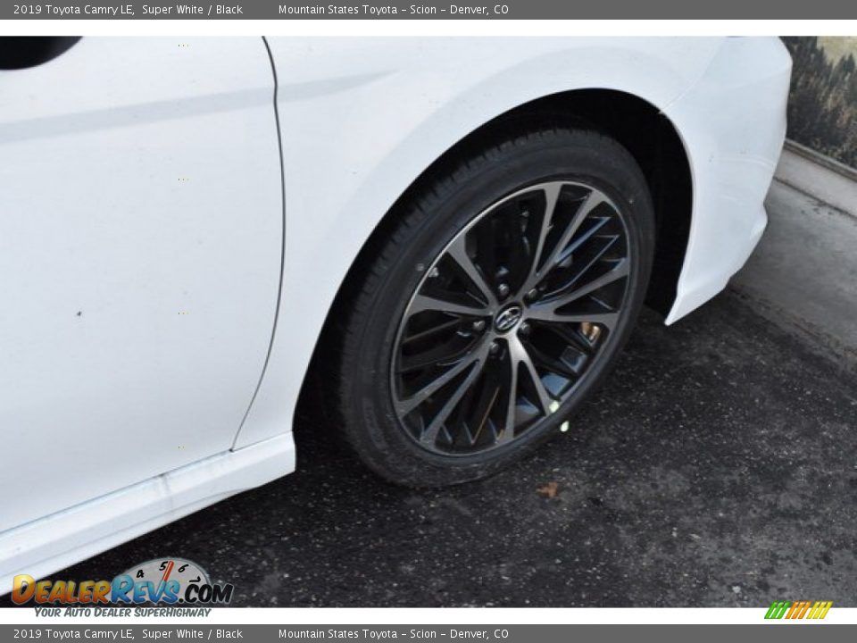 2019 Toyota Camry LE Super White / Black Photo #35