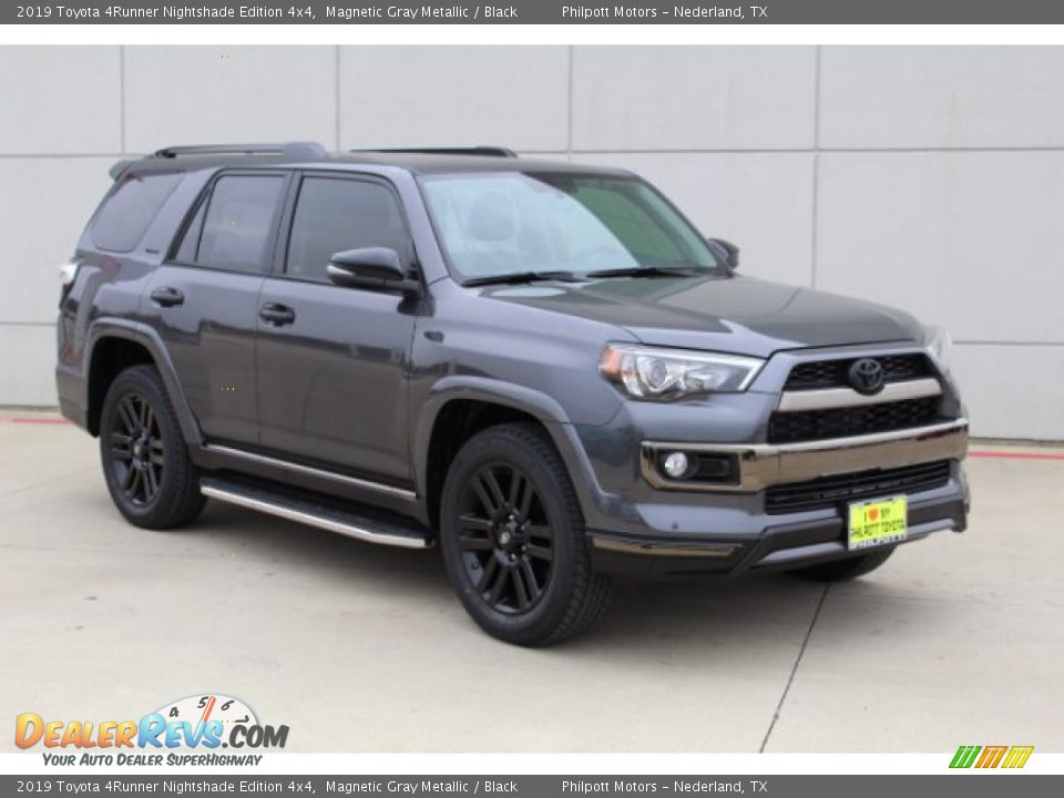Front 3/4 View of 2019 Toyota 4Runner Nightshade Edition 4x4 Photo #2
