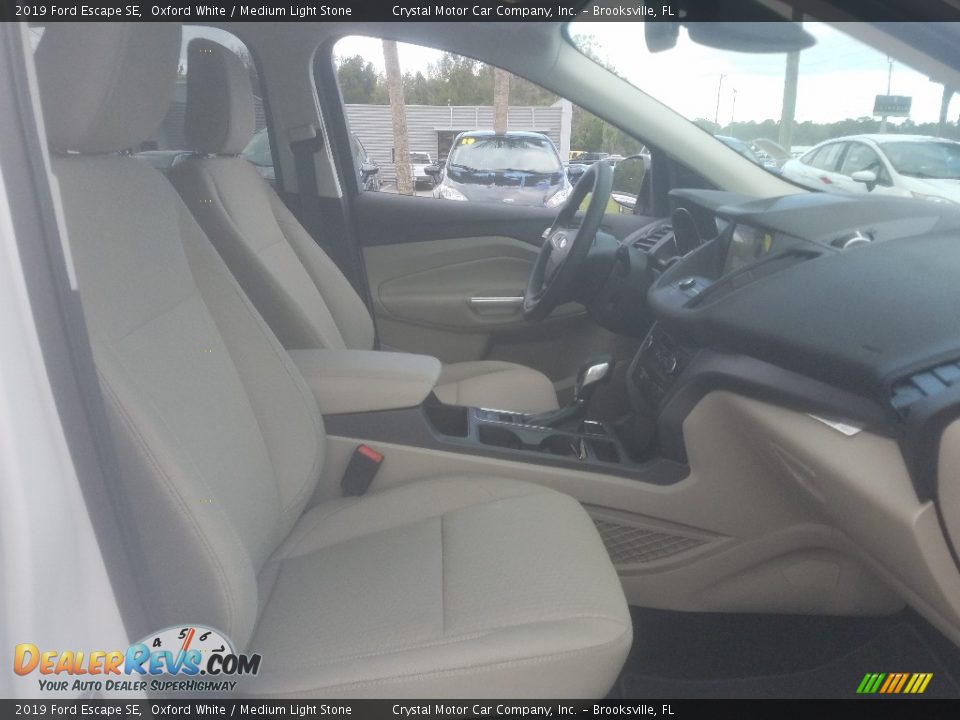 2019 Ford Escape SE Oxford White / Medium Light Stone Photo #12