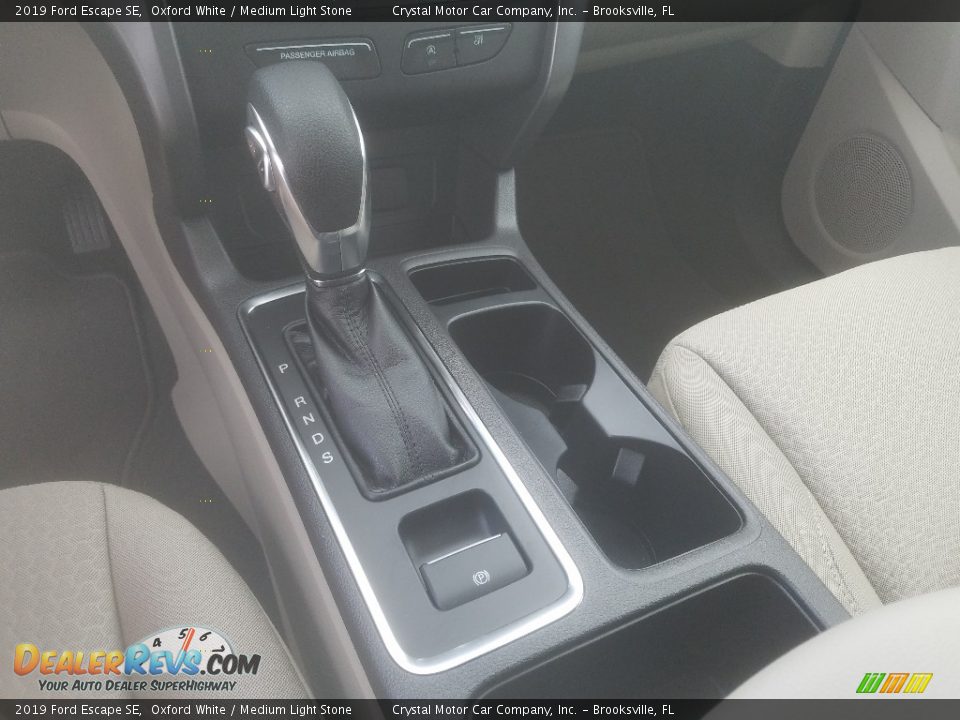 2019 Ford Escape SE Oxford White / Medium Light Stone Photo #17