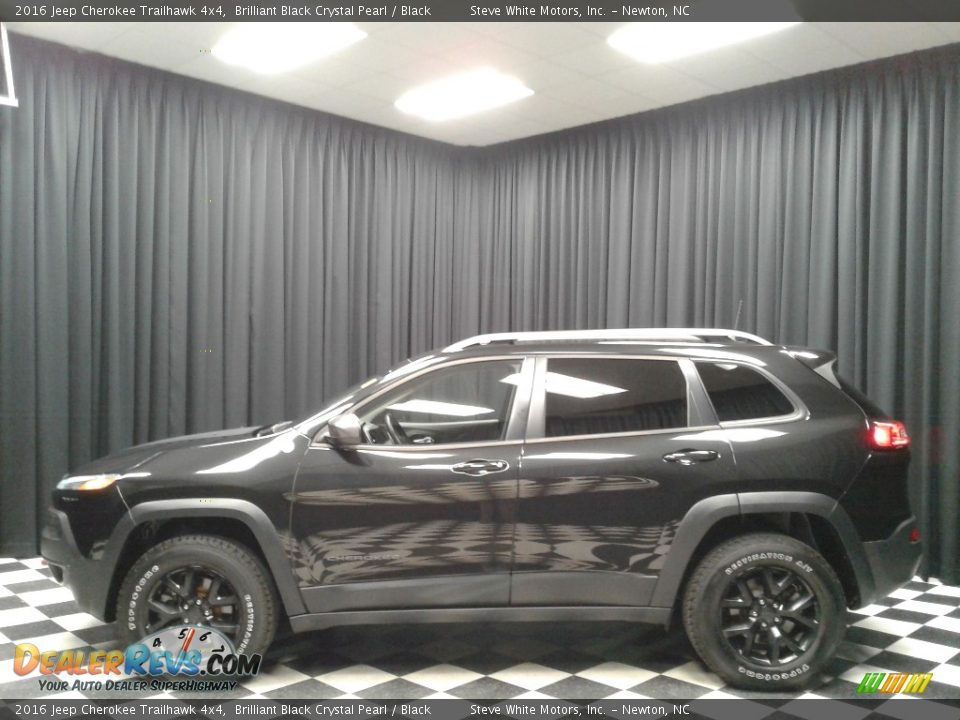 2016 Jeep Cherokee Trailhawk 4x4 Brilliant Black Crystal Pearl / Black Photo #1