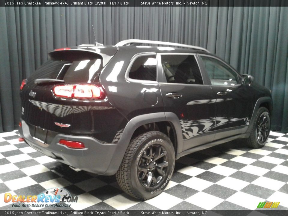 2016 Jeep Cherokee Trailhawk 4x4 Brilliant Black Crystal Pearl / Black Photo #6