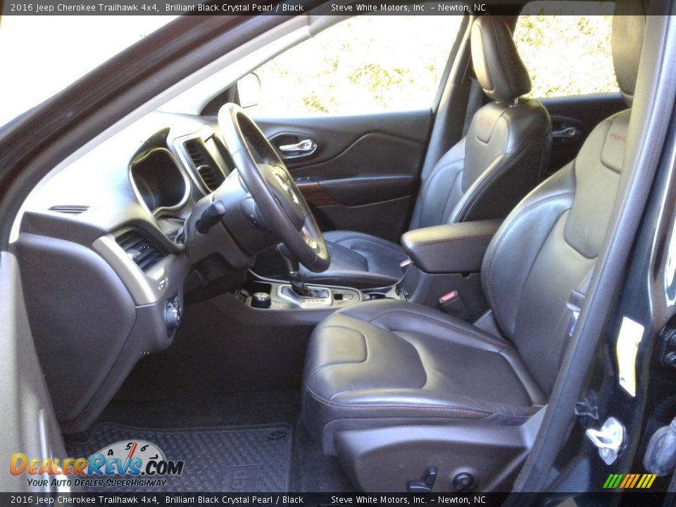 2016 Jeep Cherokee Trailhawk 4x4 Brilliant Black Crystal Pearl / Black Photo #10