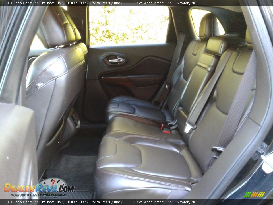 2016 Jeep Cherokee Trailhawk 4x4 Brilliant Black Crystal Pearl / Black Photo #11