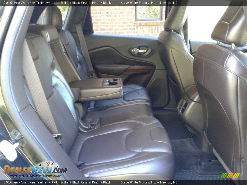 2016 Jeep Cherokee Trailhawk 4x4 Brilliant Black Crystal Pearl / Black Photo #14