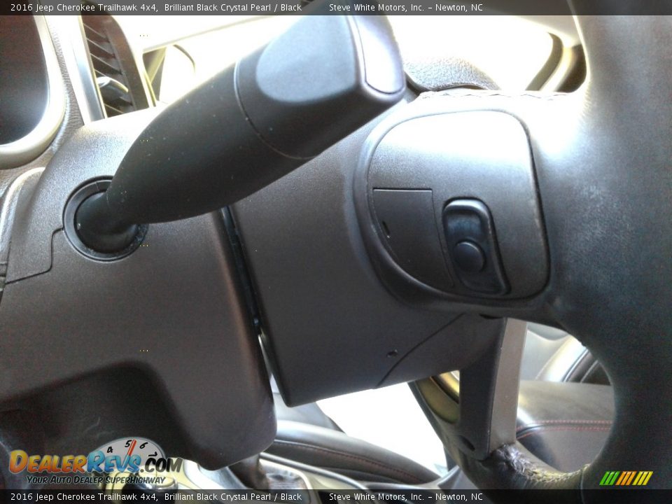 2016 Jeep Cherokee Trailhawk 4x4 Brilliant Black Crystal Pearl / Black Photo #16