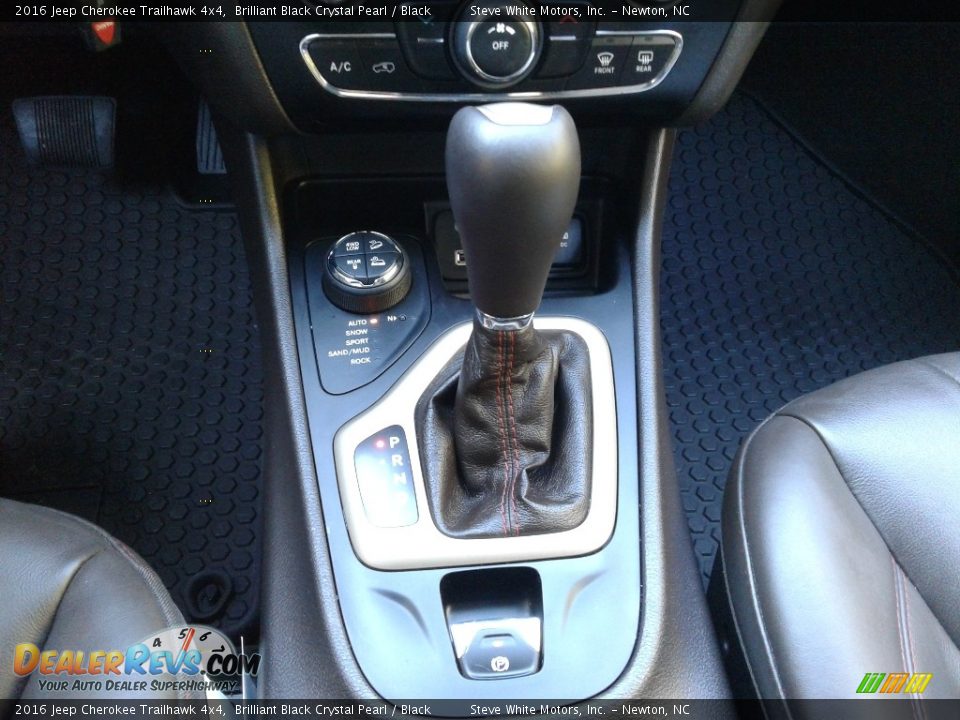 2016 Jeep Cherokee Trailhawk 4x4 Brilliant Black Crystal Pearl / Black Photo #29