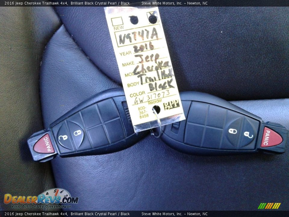 2016 Jeep Cherokee Trailhawk 4x4 Brilliant Black Crystal Pearl / Black Photo #32